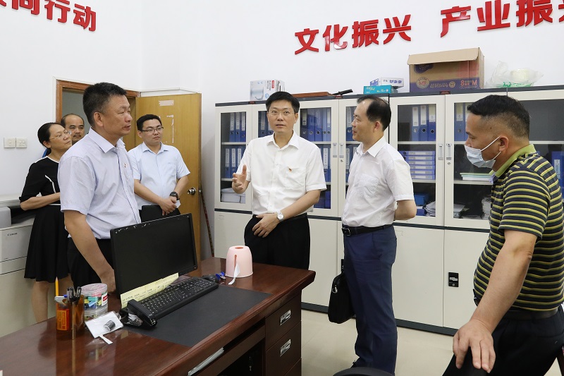 陈政书记率队到区农水局调研乡村振兴等工作1(图文 陈文雅.jpg