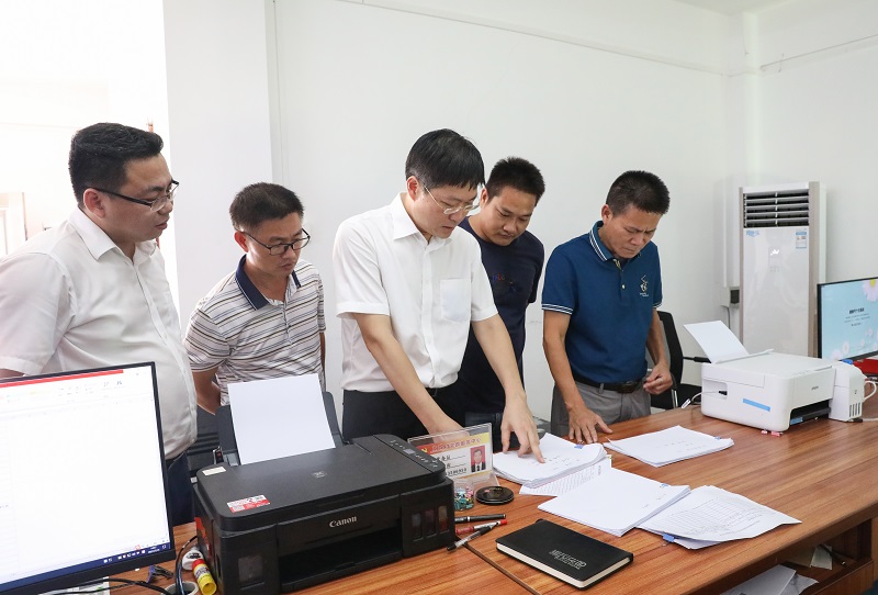区委书记陈政率队检查督导禁毒重点整治和疫苗接种工作3（图文 杨阳传 苏诗盈）.JPG