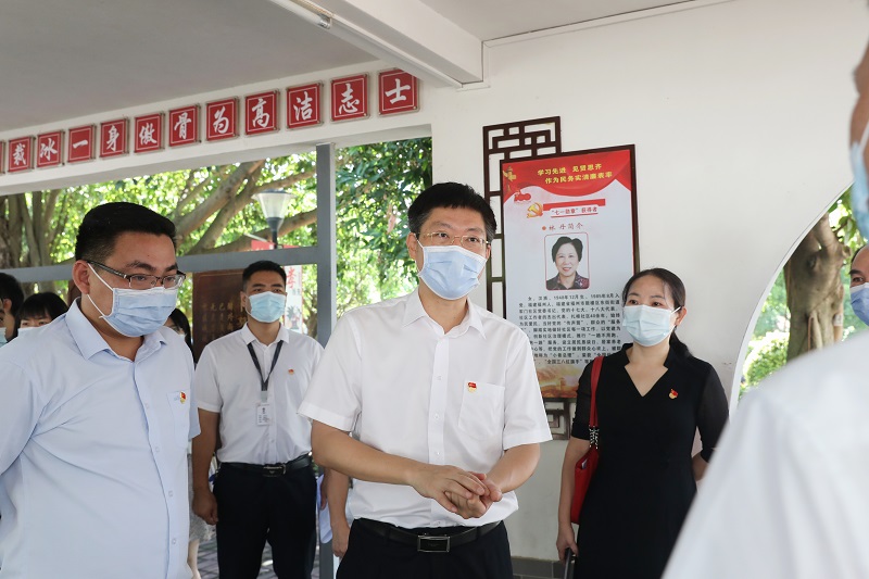 区委书记陈政带队调研麻章区教育暨疫苗接种工作