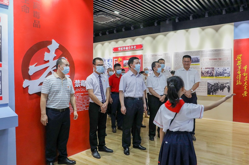 市长曾进泽率队到麻章区调研市重点项目等工作陈思远区长陪同(图文杨阳传) (2).JPG