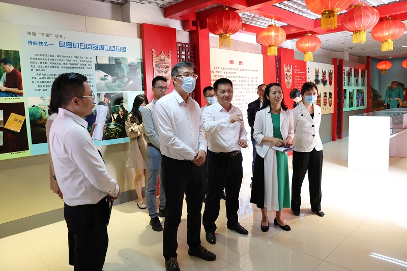 市委常委、宣传部部长郑浩然一行到麻章区旧县村调研（图文陈文雅杨宇）.jpg