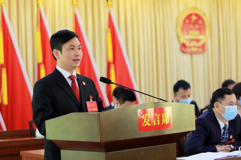 麻章区十届人大一次会议举行第二次全体会议（图文杨阳传3）.jpg