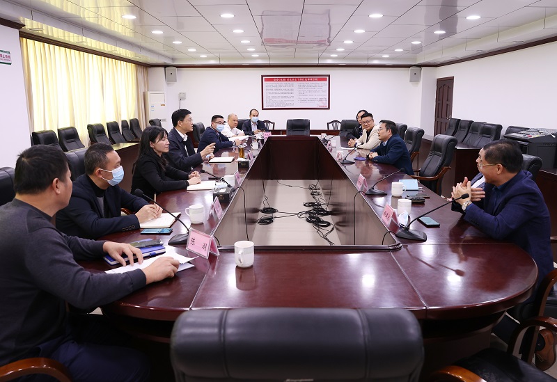 区委书记陈政会见寸金教育集团董事长李敏一行（图文 陈文雅） .JPG