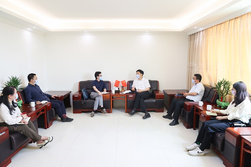 区委书记陈政会见南方报业传媒集团湛江分社社长顾大炜一行（图文 杨阳传）.JPG