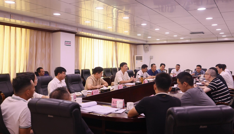 麻章区与市城发集团紧密合作加快推进重点项目建设和城区黑臭水体整治工作.jpg