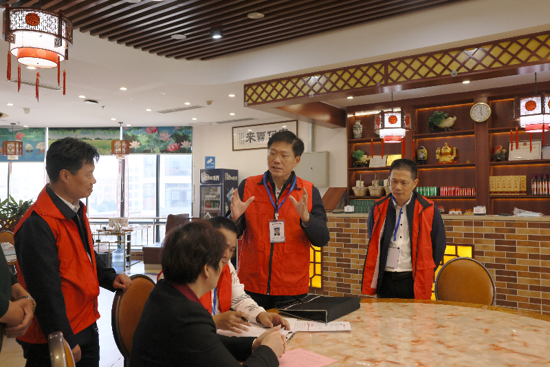 区委书记陈政前往麻章镇调研“五经普”进展情况.jpg